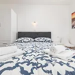 Jana 1 Apartman *