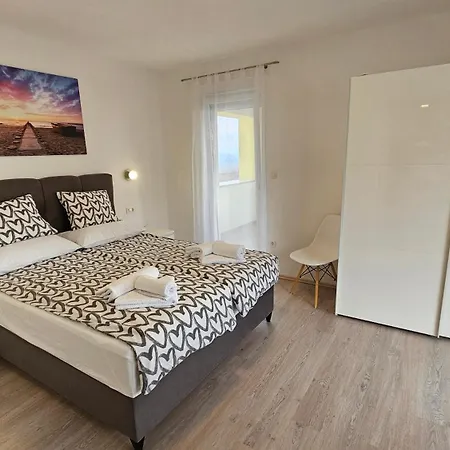 Jana 1 Apartman Krk Town