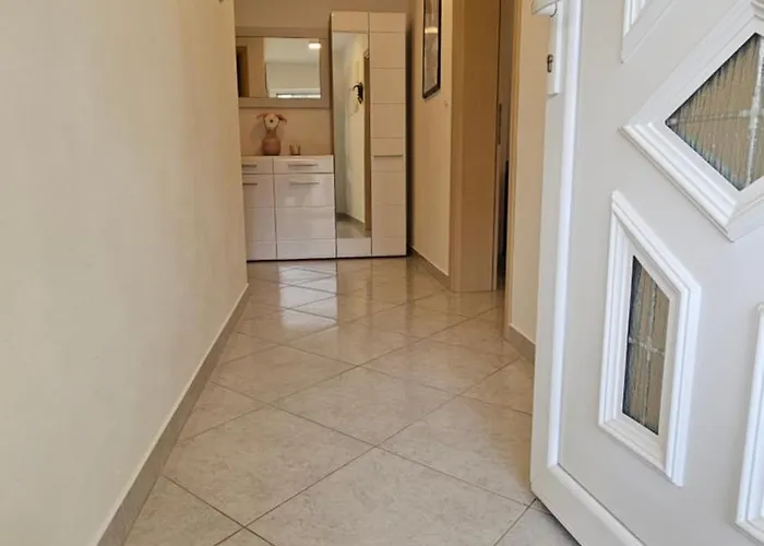 Διαμέρισμα Jana 1 *